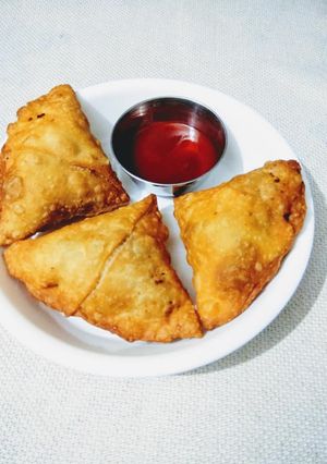 Aloo samosa रेसिपी मुख्य फोटो