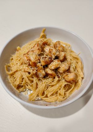 A picture of Creamy Fettuccine with Chicken Bites.