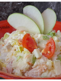 Una foto de Ensaladilla de pescado y manzana -con falsa mahonesa-