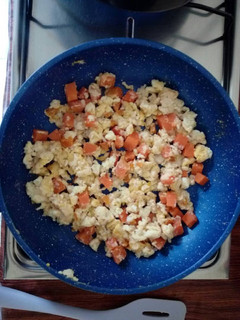 Una foto de Huevos revueltos con zanahoria