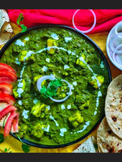 પાલક પનીર(palak paneer recipe in Gujarati) રેસીપી મુખ્ય ફોટો