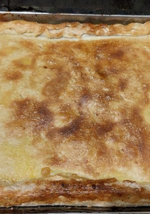 Una foto de Torta de fiambre con masa de hojaldre
