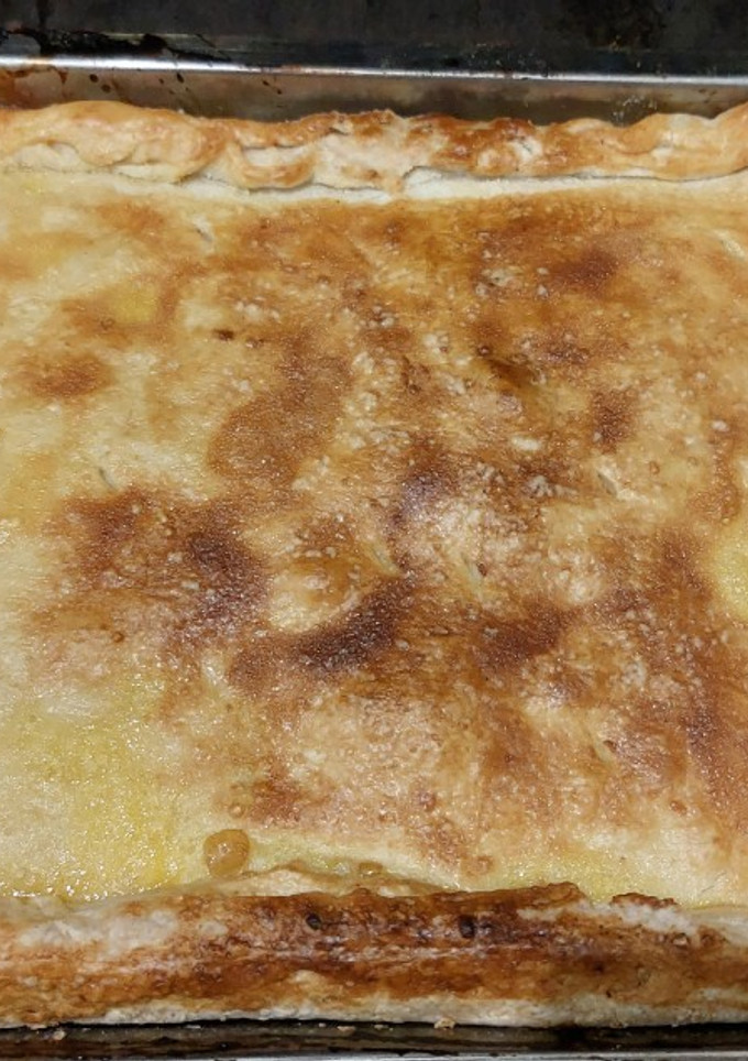 Una foto de Torta de fiambre con masa de hojaldre