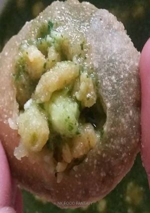 A picture of Pani Puri.