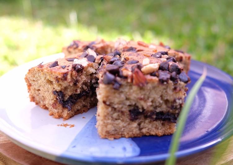 Resep Banana Chocolate Chip Crumble Cake yang Enak Banget