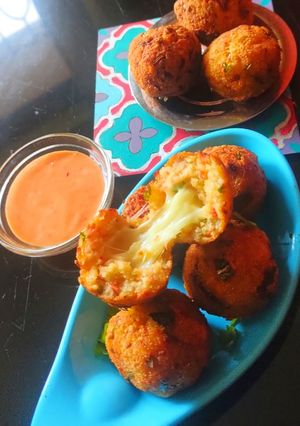 A picture of Poha cheesy balls.