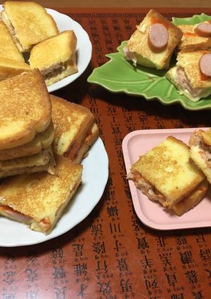 Hình của món 4 loại sandwich ăn sáng.