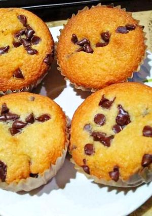 A picture of Chocolate chip cup cakes.
