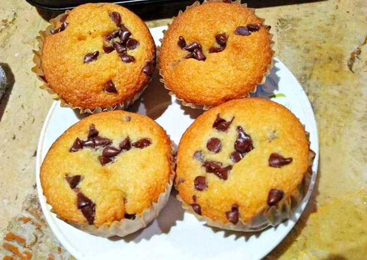 Chocolate chip cup cakes