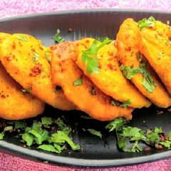 A picture of Batata Bhaji (Aalo Pakoda).