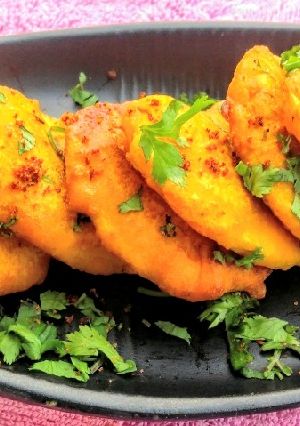 A picture of Batata Bhaji (Aalo Pakoda).