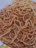 Spaghetti al tonno e pomodoro con capperi,alici,peperoncino,aglio