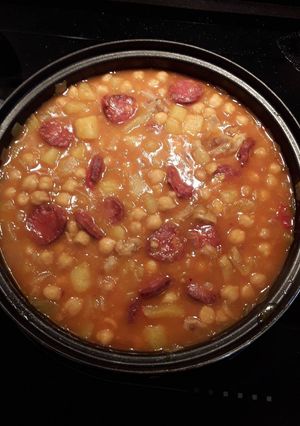 Una foto de Garbanzos con manitas