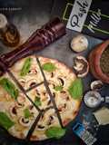 Truffle oil pizza بيتزا بالكريمة البيضاء مع زيت الكمأ