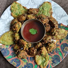 A picture of Palak Pakoda.
