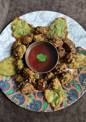 A picture of Palak Pakoda.
