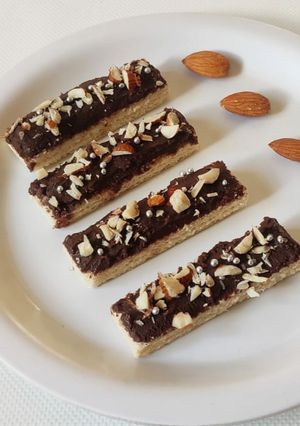 ચોકલેટી વેફર બાઇટસ (Chocolatey Waffer Bites Recipe In Gujarati) રેસીપી મુખ્ય ફોટો