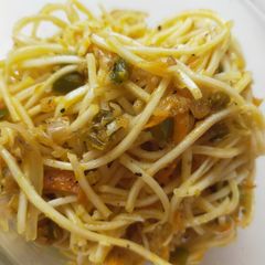 A picture of Vegetables Hakka Noodles.
