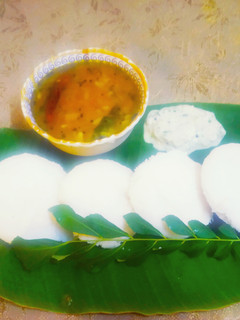 इडली सांबर (idli sambar recipe in Hindi) रेसिपी मुख्य फोटो