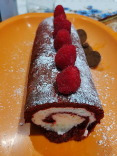 Una foto de Tronco navideño red velvet