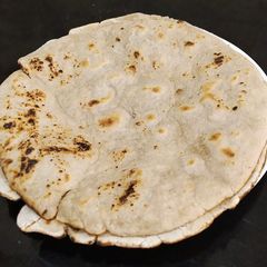 A picture of Jowar Bhakri.