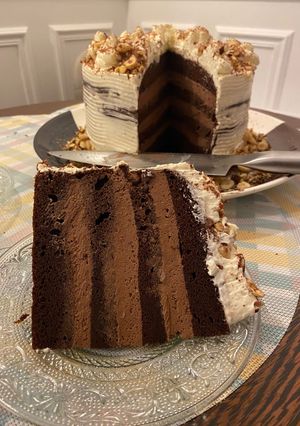 Une photo de Cake 🎂chocolat🍫 noisettes 🌰🌰🎉