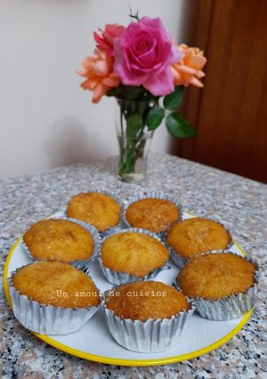 Une photo de Madeleines aux fruits confits ☕🧁