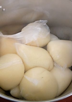 A picture of Creamy semolina wraps.