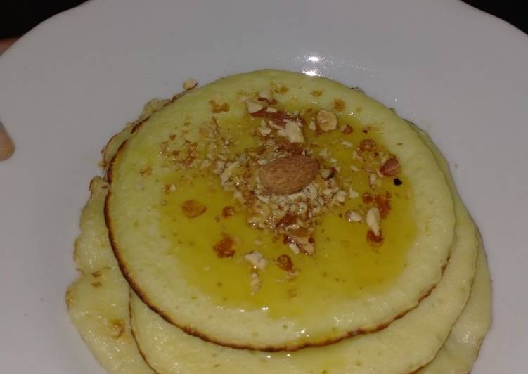 Resep Pancake topping madu dan almond Anti Gagal