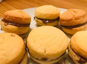 Una foto de Alfajores de nutella