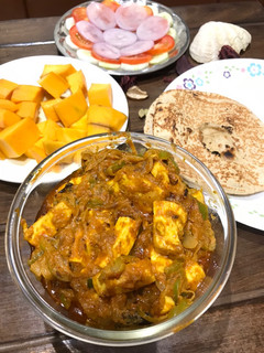 रेस्टोरेंट स्टाइल पनीर मसाला सूखा(Restaurant style Paneer masala sukha recipe in hindi) रेसिपी मुख्य फोटो