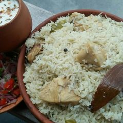 White Chicken Pulao🍲 A picture of White Chicken Pulao🍲.