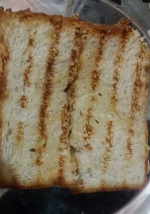 A picture of Bread Sandwich.