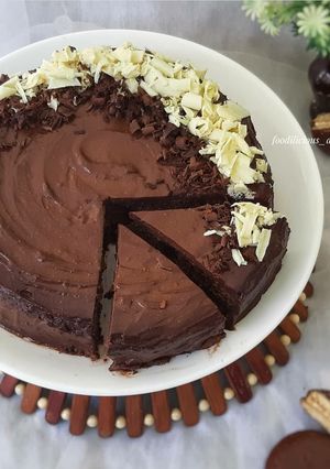 A picture of Chocolate Truffle Cake.