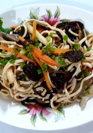 Hình của món Bún chay xào nấm.