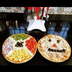 A picture of Sooji pizza.