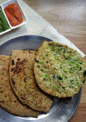 A picture of Hara bhara paratha.