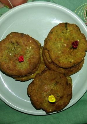 A picture of Bajra Bathua poori.