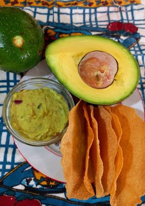 A picture of Avocado spring onions chutney (dip).