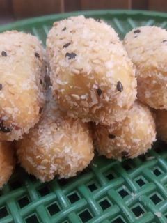 गुलकंद रोल (gulkand roll recipe in marathi) रेसिपी चे मुख्य फोटो