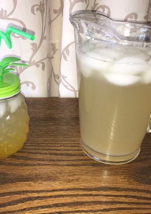 Una foto de Aguamiel de piña 🍯🍍