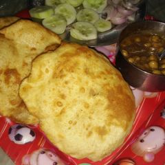 A picture of Chole bhature.