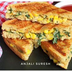 Cheesy Spinach & Corn grilled sandwiches !! A picture of Cheesy Spinach & Corn grilled sandwiches !!.