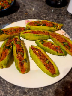 Indiai, balzsam körte, keserűtök egytálétel (Bharwan Karele) recept fotója