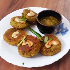 A picture of Dried peas kebabs.