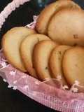 Tutti fruitty Atta biscuits
