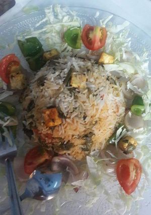 A picture of Palak paneer Briyani.