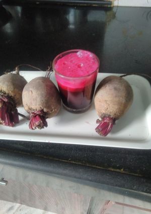 चुकंदर का जूस (chukandar ka juice recipe in Hindi) रेसिपी मुख्य फोटो