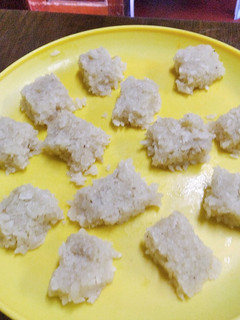 தேங்காய் அவல் பர்ஃபி (Thenkaai aval burfi recipe in tamil) செய்முறை முக்கிய புகைப்படம்