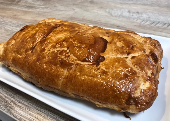 Manera fácil Preparar  Hojaldre relleno de puerros, atún y queso